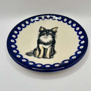Talerz Bolesławiec z Chihuahua – ręcznie malowana ceramika 18,5 cm