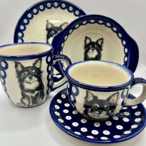 Filiżanka Bolesławiec z Chihuahua – ręcznie malowana ceramika 250 ml