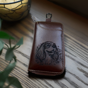 Etui na klucze z grawerem Cavalier King Charles Spaniela – 12,5 × 7,5 cm, 3 kieszonki