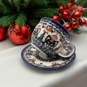 Filiżanka ze spodkiem ceramiczna Bolesławiec – Chihuahua, ręcznie malowana (250 ml)
